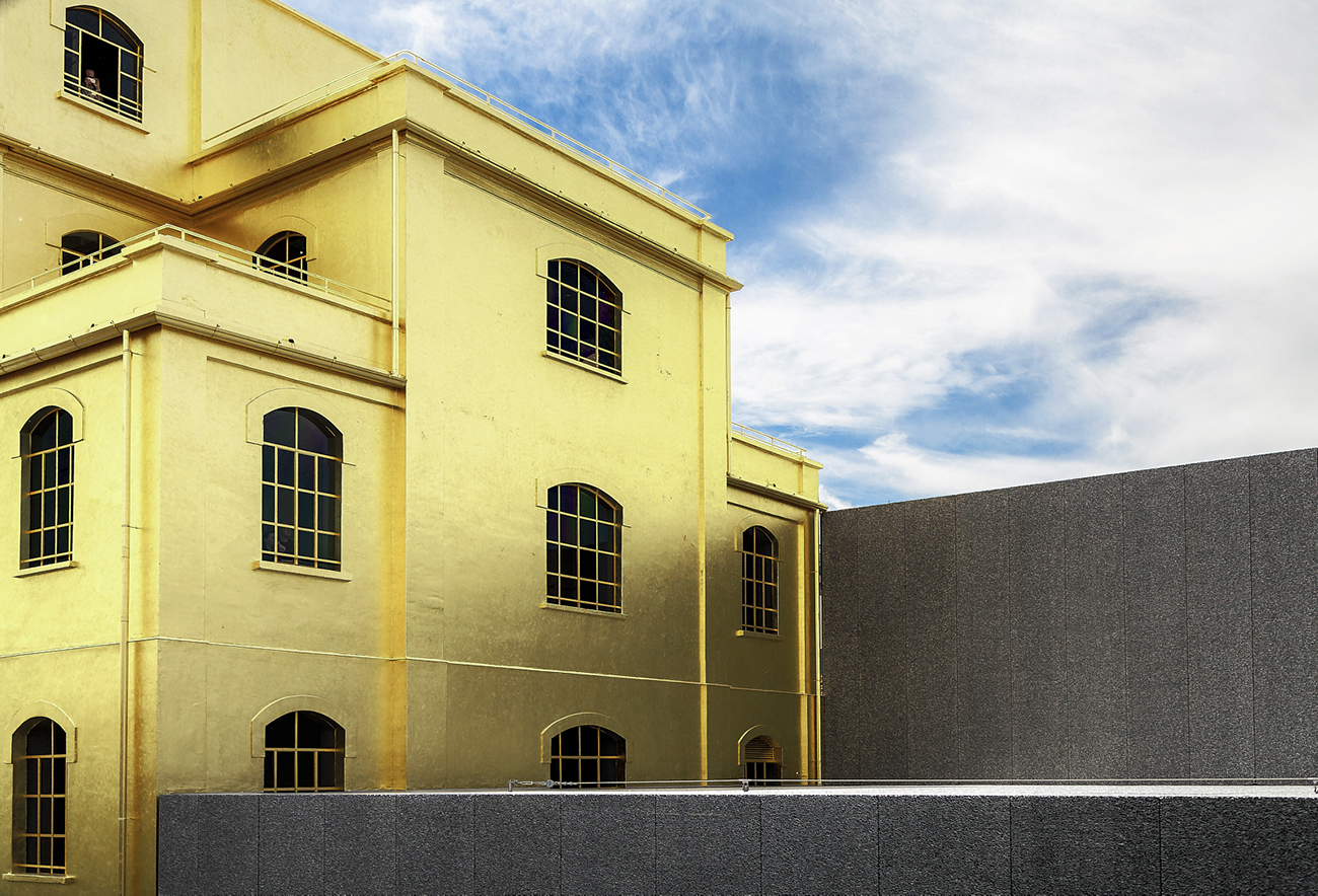 In proximity to the iconic Fondazione Prada