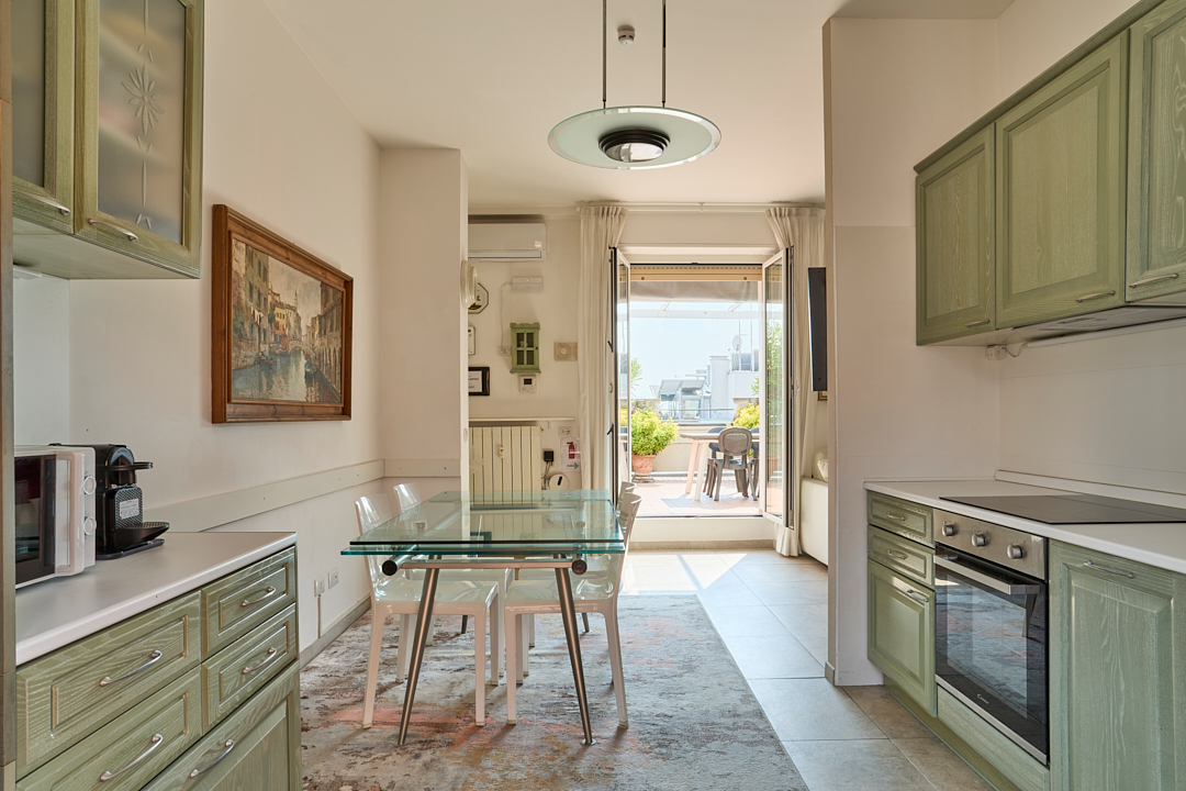 A Quiet Seventh-Floor Penthouse